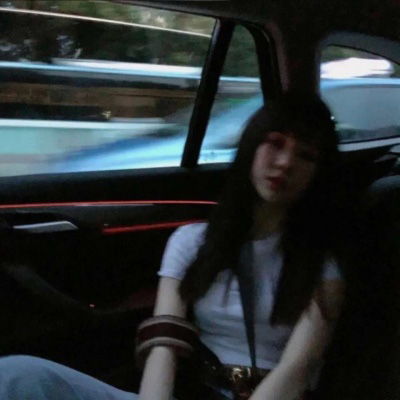 qq头像女背影小清新帅气头像女背影长发
