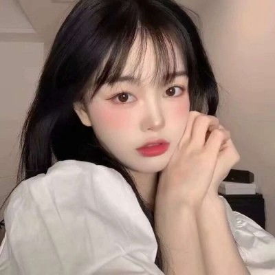 经常被人暗恋的3种女孩,自以为长得丑,实则桃花运爆棚