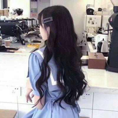 qq背影头像女生长发,侧面的长发披肩的唯美的