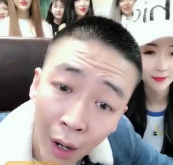 快手颁发网红上岗证,百名主播获资格,刘一手我还不够格