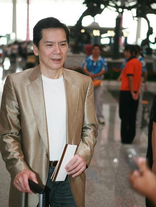 叱咤香港影坛五十年,向华强入驻抖音,粉丝一天上涨31万