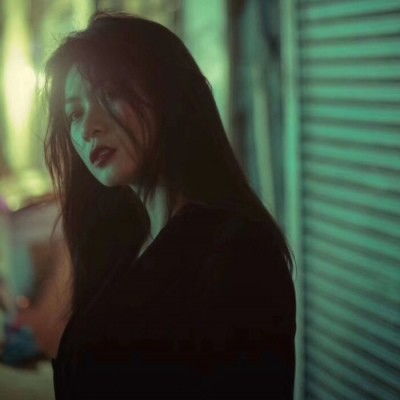 忧郁女生头像说出来矫情不说委屈